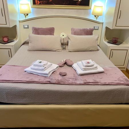 Bed and Breakfast Domus Via Veneto Рим Экстерьер фото