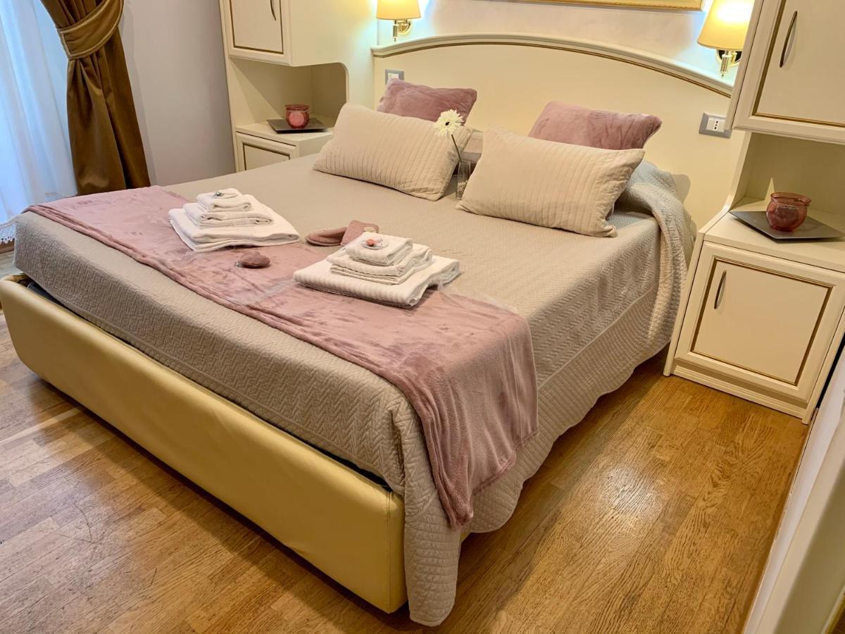 Bed and Breakfast Domus Via Veneto Рим Экстерьер фото