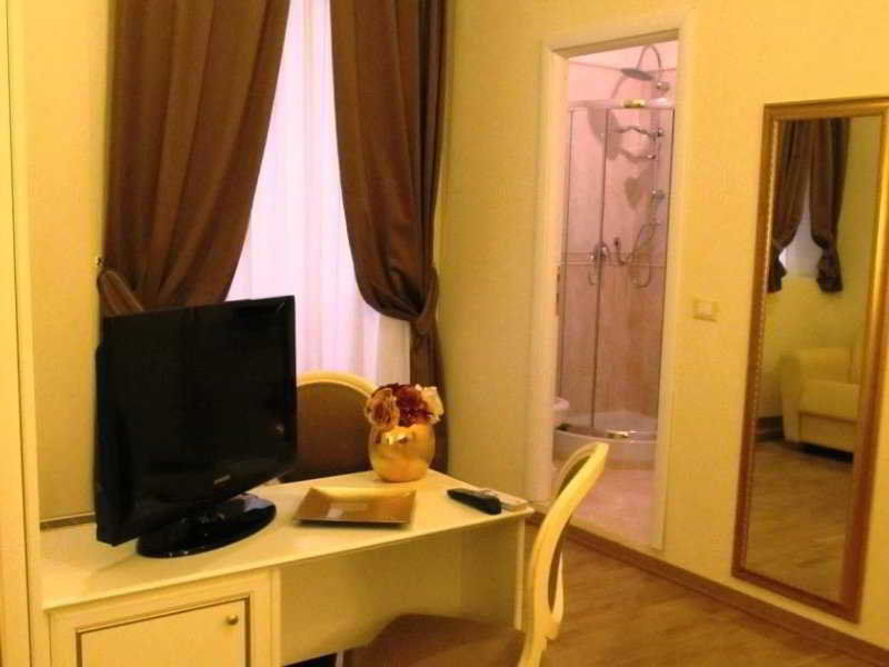 Bed and Breakfast Domus Via Veneto Рим Экстерьер фото