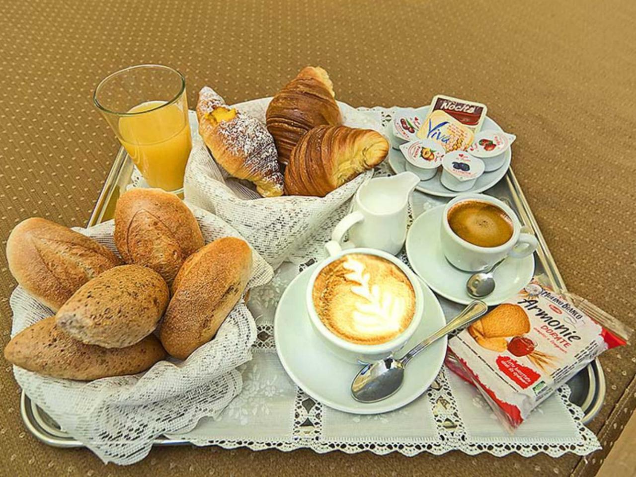 Bed and Breakfast Domus Via Veneto Рим Экстерьер фото